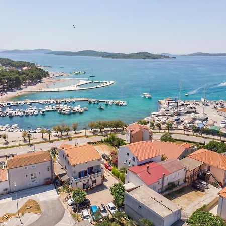 Apartment And Rooms Artina Vodice Ngoại thất bức ảnh