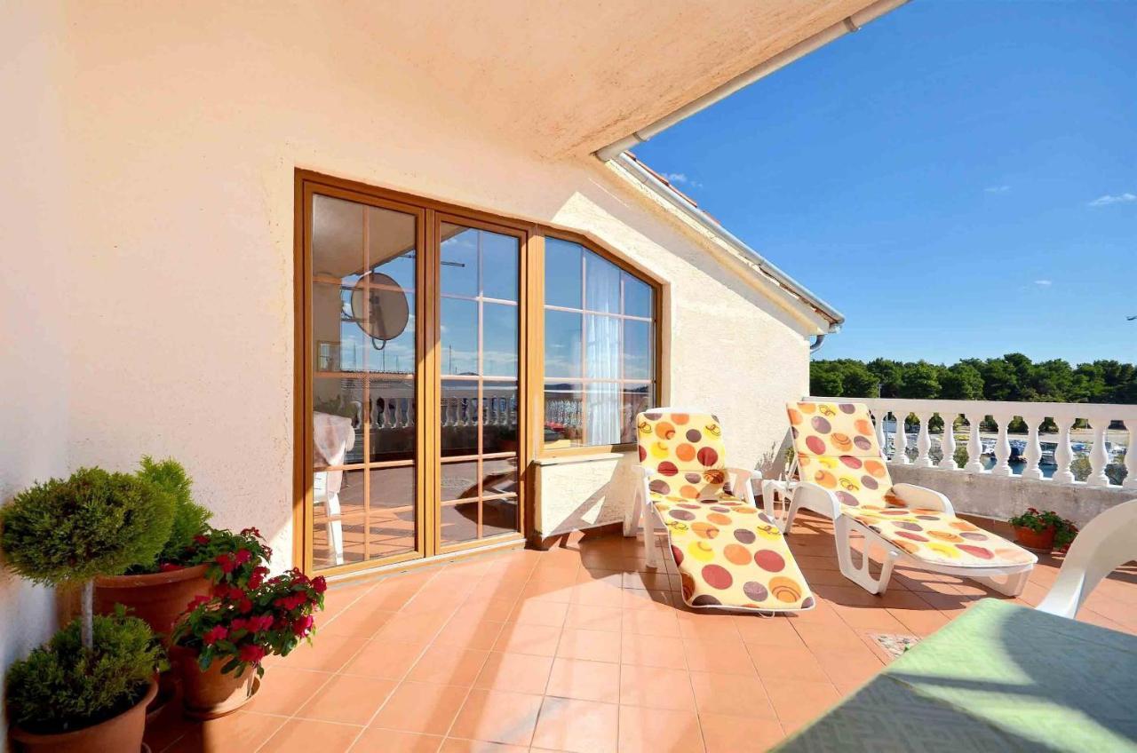 Apartment And Rooms Artina Vodice Ngoại thất bức ảnh