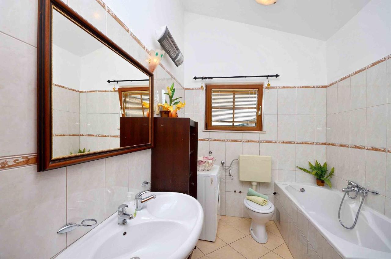 Apartment And Rooms Artina Vodice Ngoại thất bức ảnh