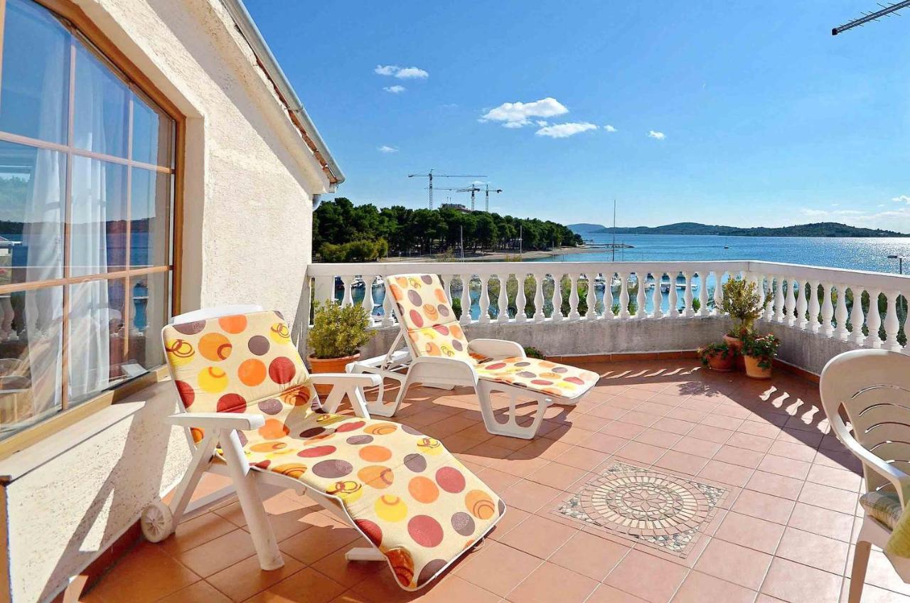 Apartment And Rooms Artina Vodice Ngoại thất bức ảnh