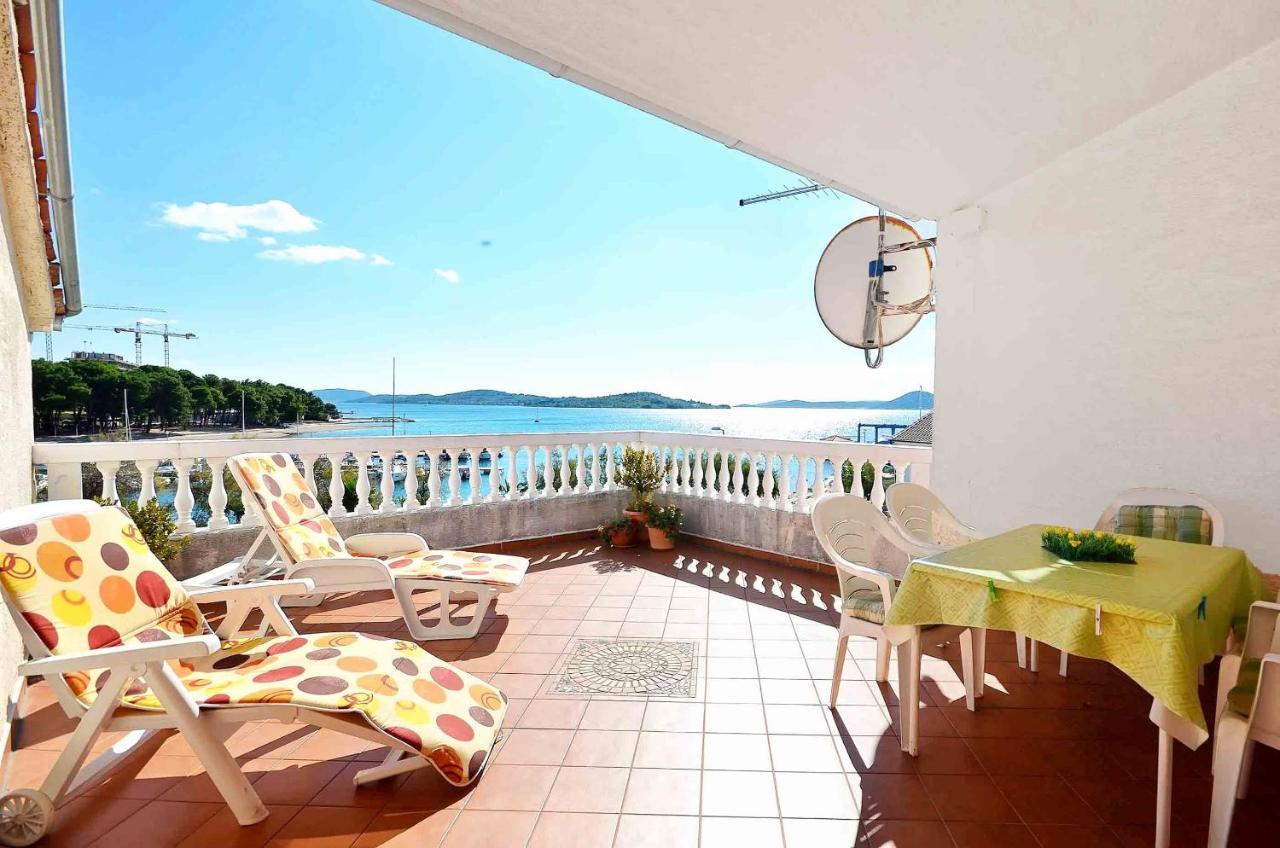 Apartment And Rooms Artina Vodice Ngoại thất bức ảnh