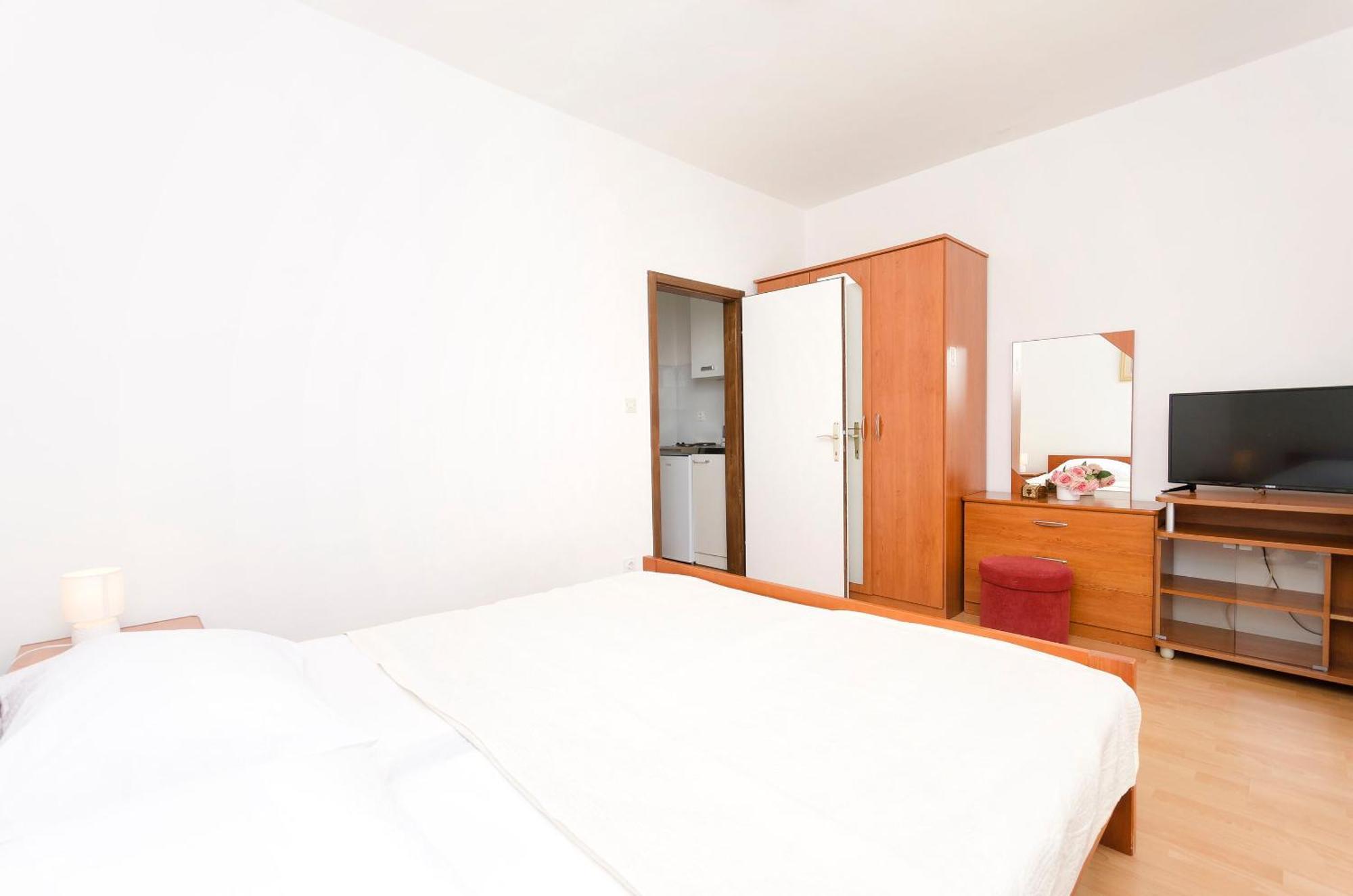 Apartment And Rooms Artina Vodice Ngoại thất bức ảnh