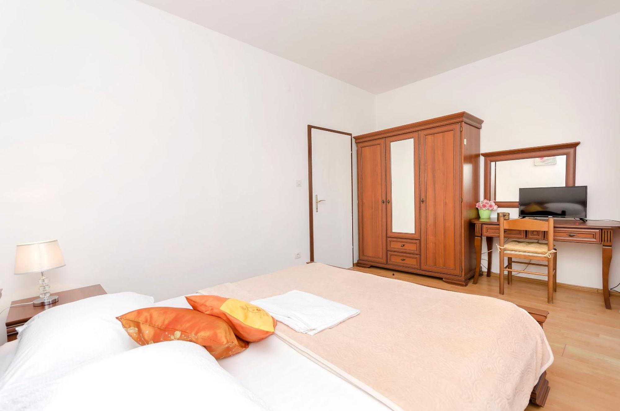 Apartment And Rooms Artina Vodice Ngoại thất bức ảnh