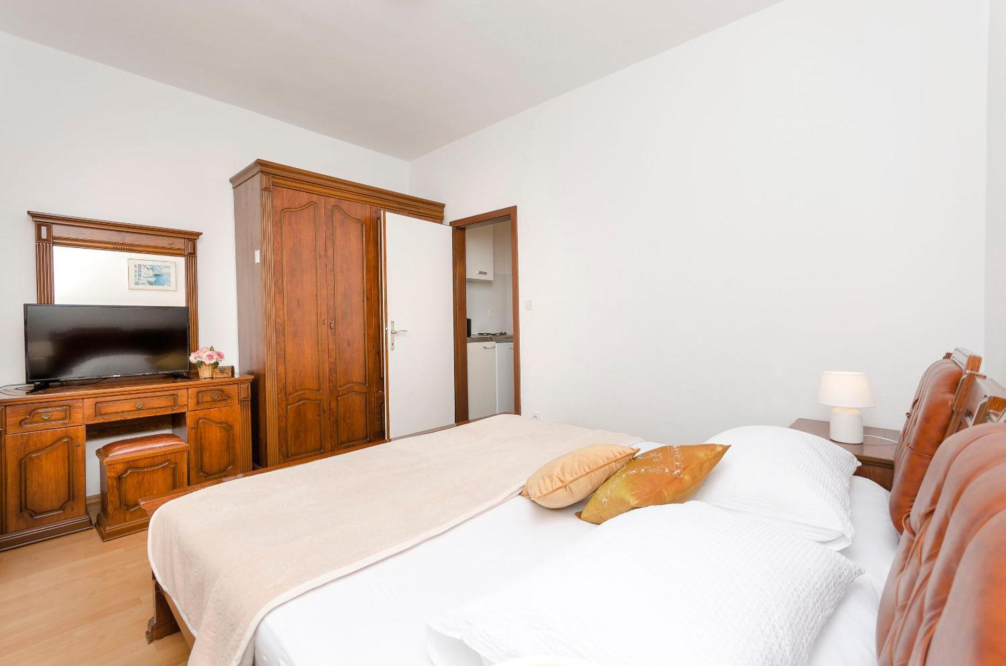 Apartment And Rooms Artina Vodice Ngoại thất bức ảnh