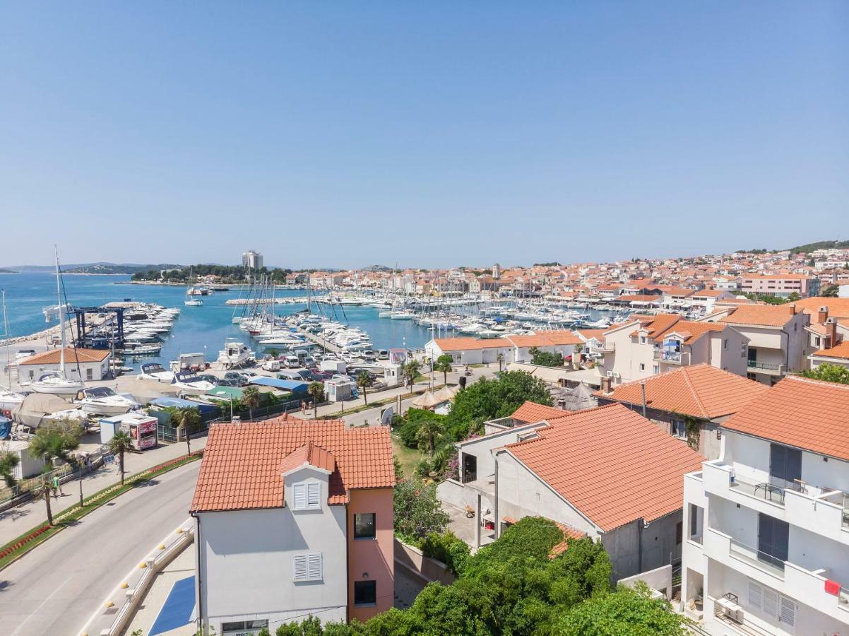 Apartment And Rooms Artina Vodice Ngoại thất bức ảnh
